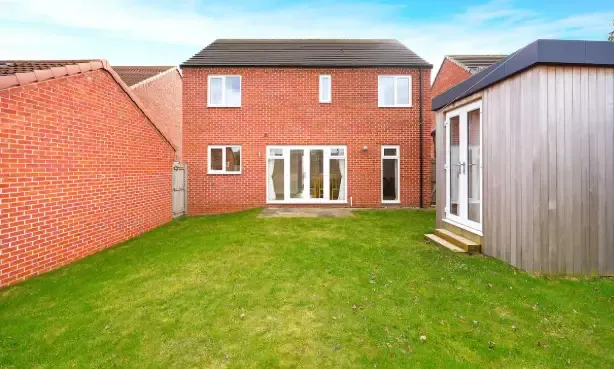 12 Folly Way by Mia Partners in 12 Folly Way, Barnsley, S71 2SP, United Kingdom - Property image 5 - VivreStays