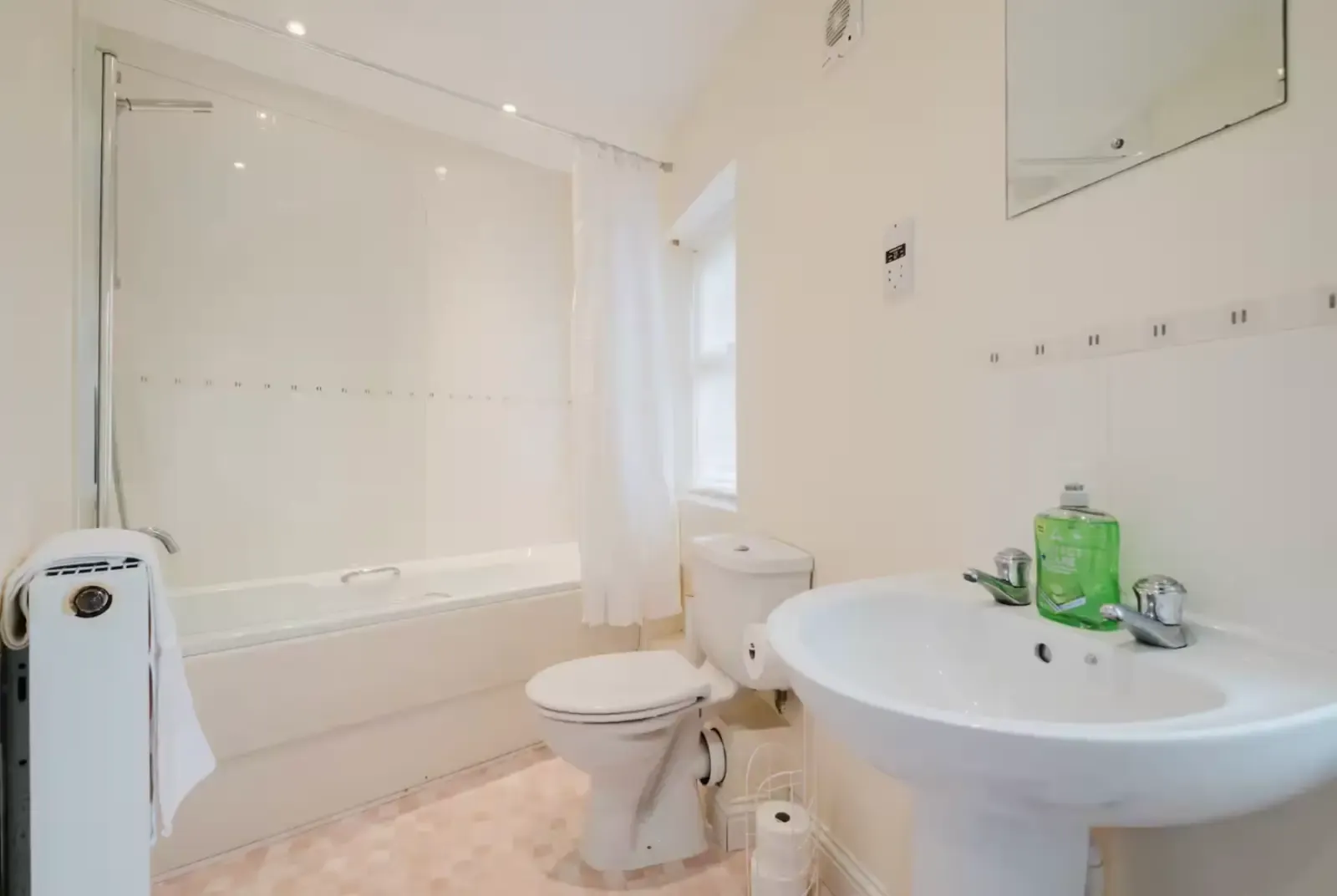 8 Maskell Drive by Mia Partners in 8 Maskell Drive, Bedford, MK41 0GP, United Kingdom - Property image 17 - VivreStays