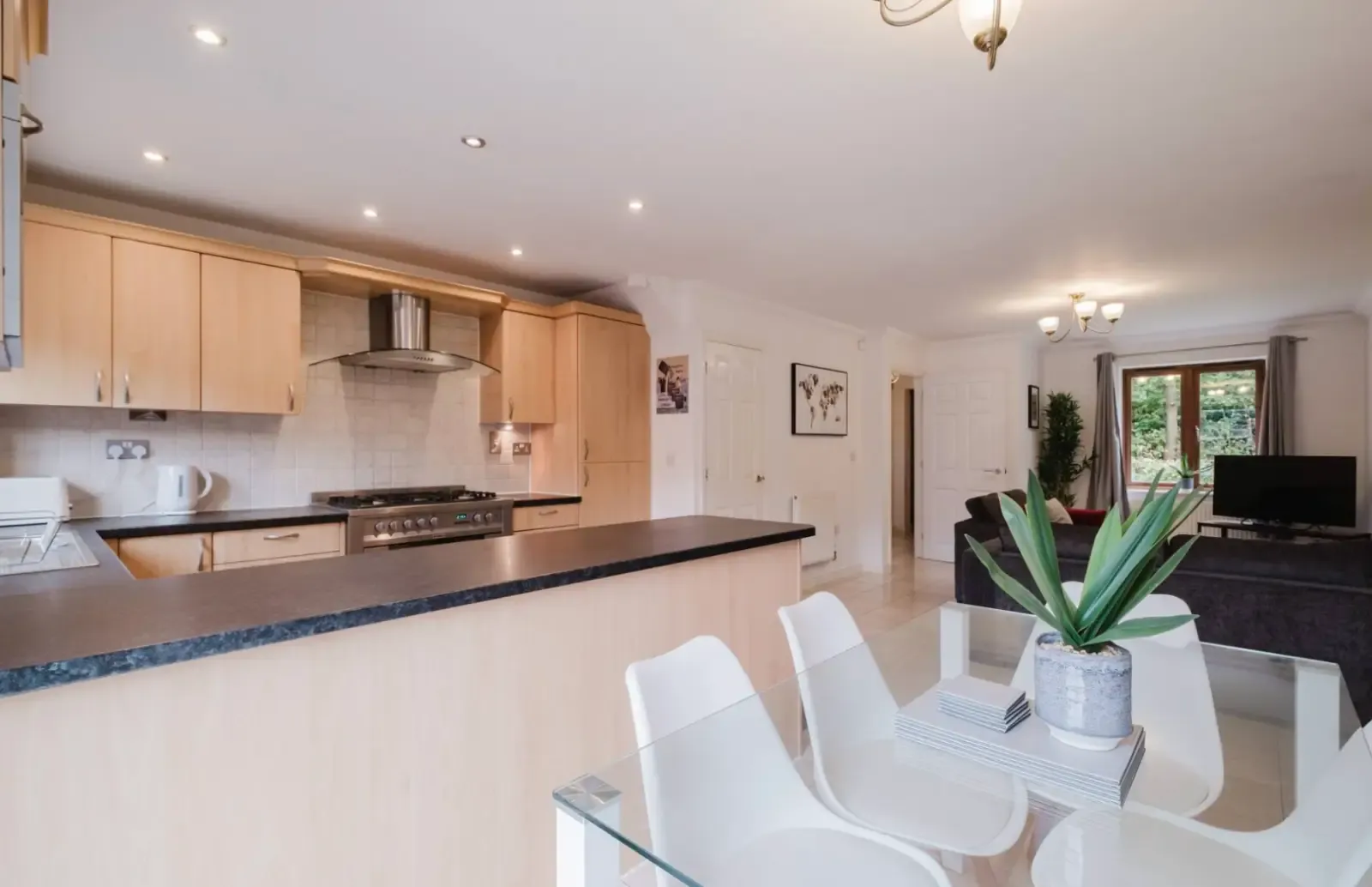 22 Corris Court by Mia Partners in 22 Corris Court, MK10 9NR - Property image 6 - VivreStays