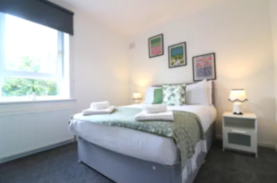 Hattrix View - Cumbernauld Cumbernauld - Apartment in G67 2SE, Glasgow, North Lanarkshire, Scotland, United Kingdom - Property image 6 - VivreStays