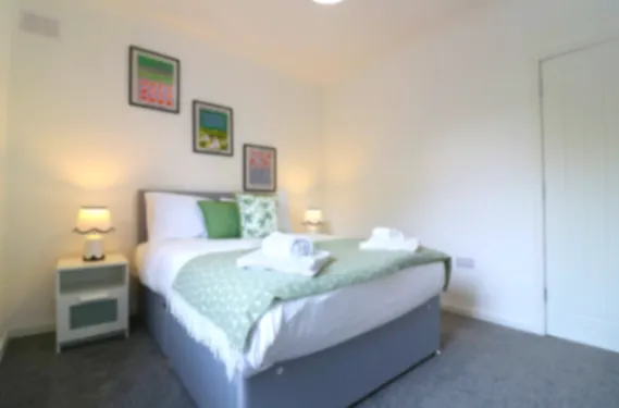 Hattrix View - Cumbernauld Cumbernauld - Apartment in G67 2SE, Glasgow, North Lanarkshire, Scotland, United Kingdom - Property image 8 - VivreStays