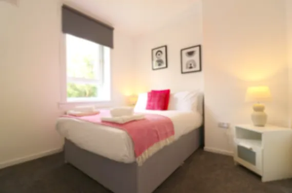 Hattrix View - Cumbernauld Cumbernauld - Apartment in G67 2SE, Glasgow, North Lanarkshire, Scotland, United Kingdom - Property image 11 - VivreStays