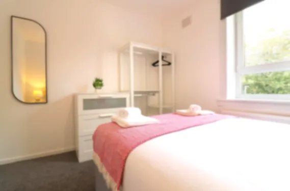 Hattrix View - Cumbernauld Cumbernauld - Apartment in G67 2SE, Glasgow, North Lanarkshire, Scotland, United Kingdom - Property image 13 - VivreStays