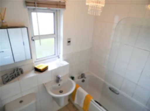 Brambling House - Carnbroe Coatbridge - Apartment (1) in ML5 4UP, Coatbridge, North Lanarkshire, Scotland, United Kingdom - Property image 4 - VivreStays