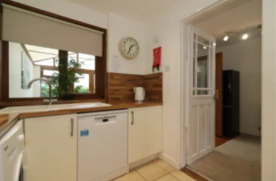 Barons Court - Paisley - Apartment in PA1 2TJ - Property image 5 - VivreStays
