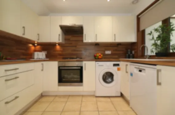 Barons Court - Paisley - Apartment in PA1 2TJ - Property image 3 - VivreStays