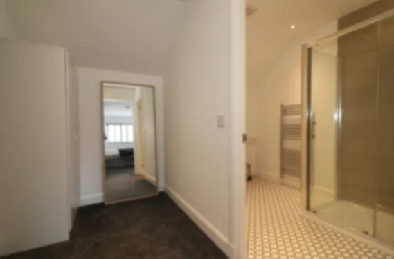 View Railway House 5 bed - Maryhill Glasgow - Apartment in G23 5LA, Glasgow, Glasgow, Scotland, United Kingdom Railway House 5 bed - Maryhill Glasgow - Apartment in G23 5LA, Glasgow, Glasgow, Scotland, United Kingdom - Property image 5 - VivreStays