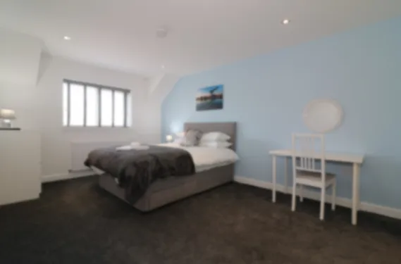 View Railway House 5 bed - Maryhill Glasgow - Apartment in G23 5LA, Glasgow, Glasgow, Scotland, United Kingdom Railway House 5 bed - Maryhill Glasgow - Apartment in G23 5LA, Glasgow, Glasgow, Scotland, United Kingdom - Property image 6 - VivreStays