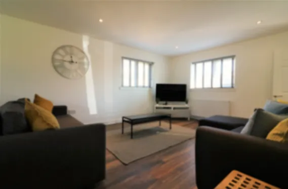 View Railway House 5 bed - Maryhill Glasgow - Apartment in G23 5LA, Glasgow, Glasgow, Scotland, United Kingdom Railway House 5 bed - Maryhill Glasgow - Apartment in G23 5LA, Glasgow, Glasgow, Scotland, United Kingdom - Property image 39 - VivreStays