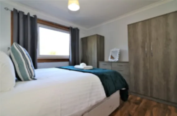 Dumbreck House - Moodiesburn - Apartments in 146 Maxwell Drive, Glasgow, G41 5AF, United Kingdom - Property image 5 - VivreStays