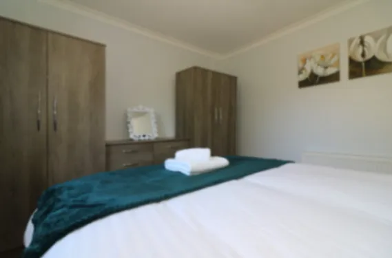 Dumbreck House - Moodiesburn - Apartments in 146 Maxwell Drive, Glasgow, G41 5AF, United Kingdom - Property image 8 - VivreStays