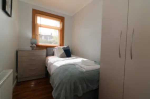 Dumbreck House - Moodiesburn - Apartments in 146 Maxwell Drive, Glasgow, G41 5AF, United Kingdom - Property image 14 - VivreStays