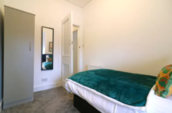 View St. James House - Paisley - Apartments in 26 St James Avenue, Paisley, PA3 1SB, United Kingdom St. James House - Paisley - Apartments in 26 St James Avenue, Paisley, PA3 1SB, United Kingdom - Property image 17 - VivreStays