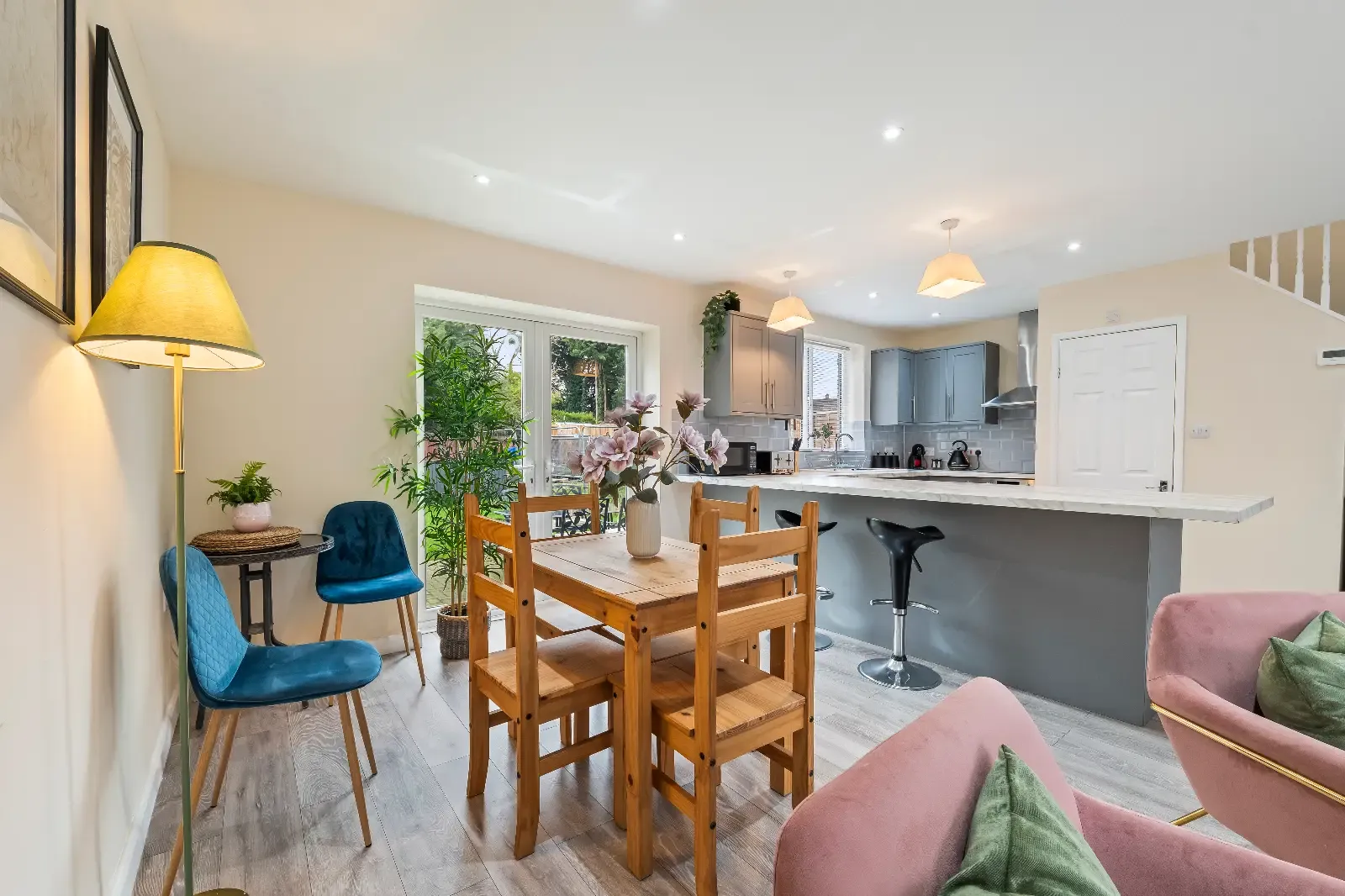 3 Bed Home | Free Parking | Fast WiFi | Gloucester in GL3 4JR - Property image 7 - VivreStays