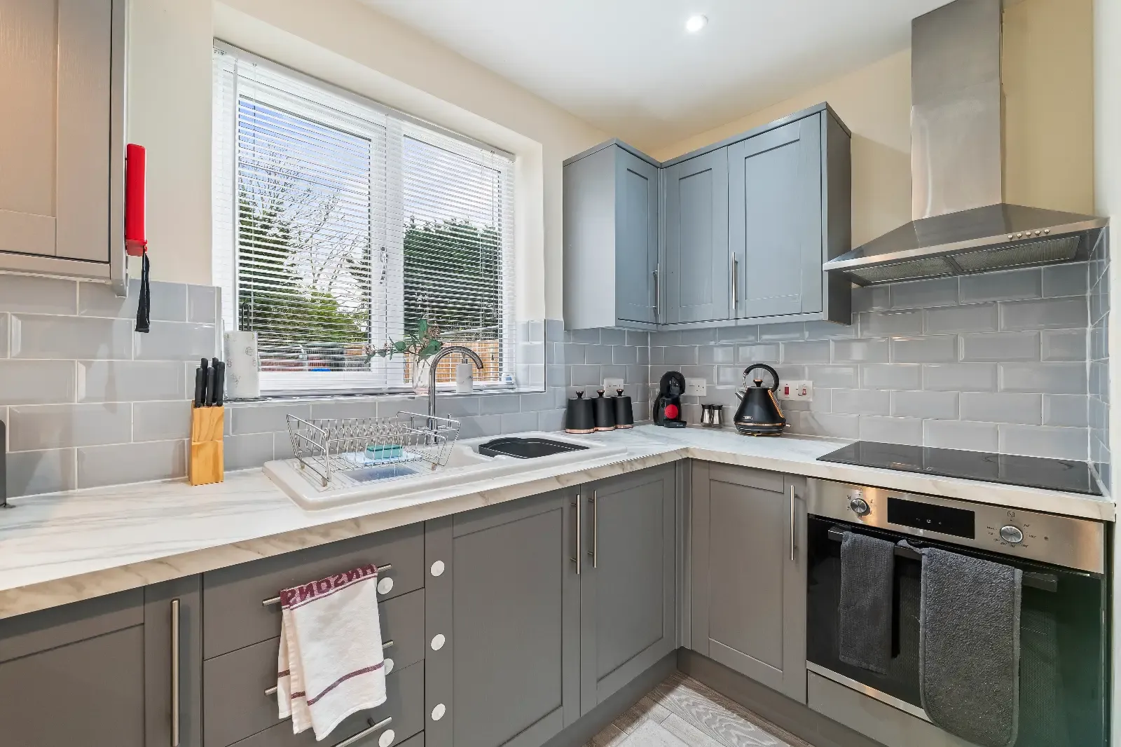 3 Bed Home | Free Parking | Fast WiFi | Gloucester in GL3 4JR - Property image 24 - VivreStays