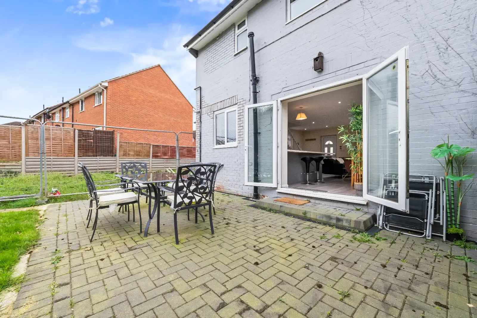 3 Bed Home | Free Parking | Fast WiFi | Gloucester in GL3 4JR - Property image 41 - VivreStays