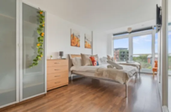 View Central 3-Bed Stay w/ Balcony & Free Parking in 52 Mason Way, Birmingham, B15 2EE, United Kingdom Central 3-Bed Stay w/ Balcony & Free Parking in 52 Mason Way, Birmingham, B15 2EE, United Kingdom - Property image 3 - VivreStays