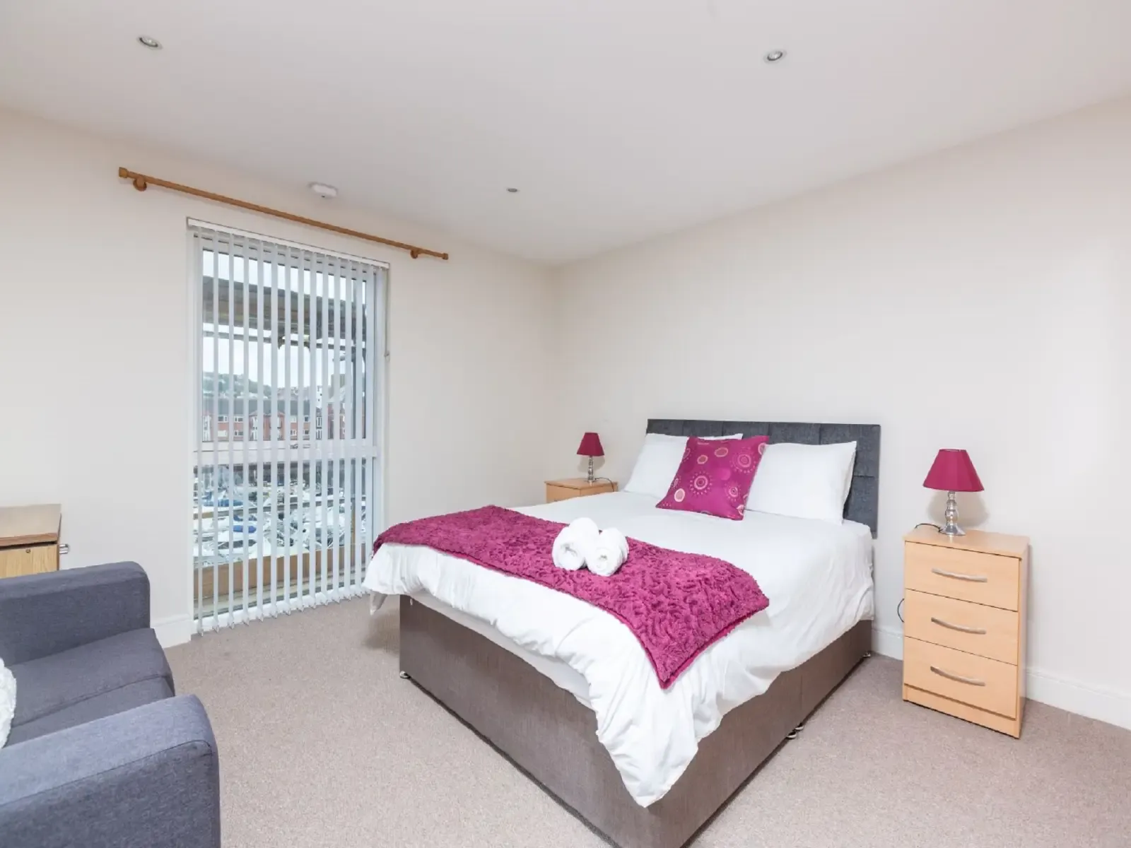 Marina View serviced apartment - Swansea - VivreStays