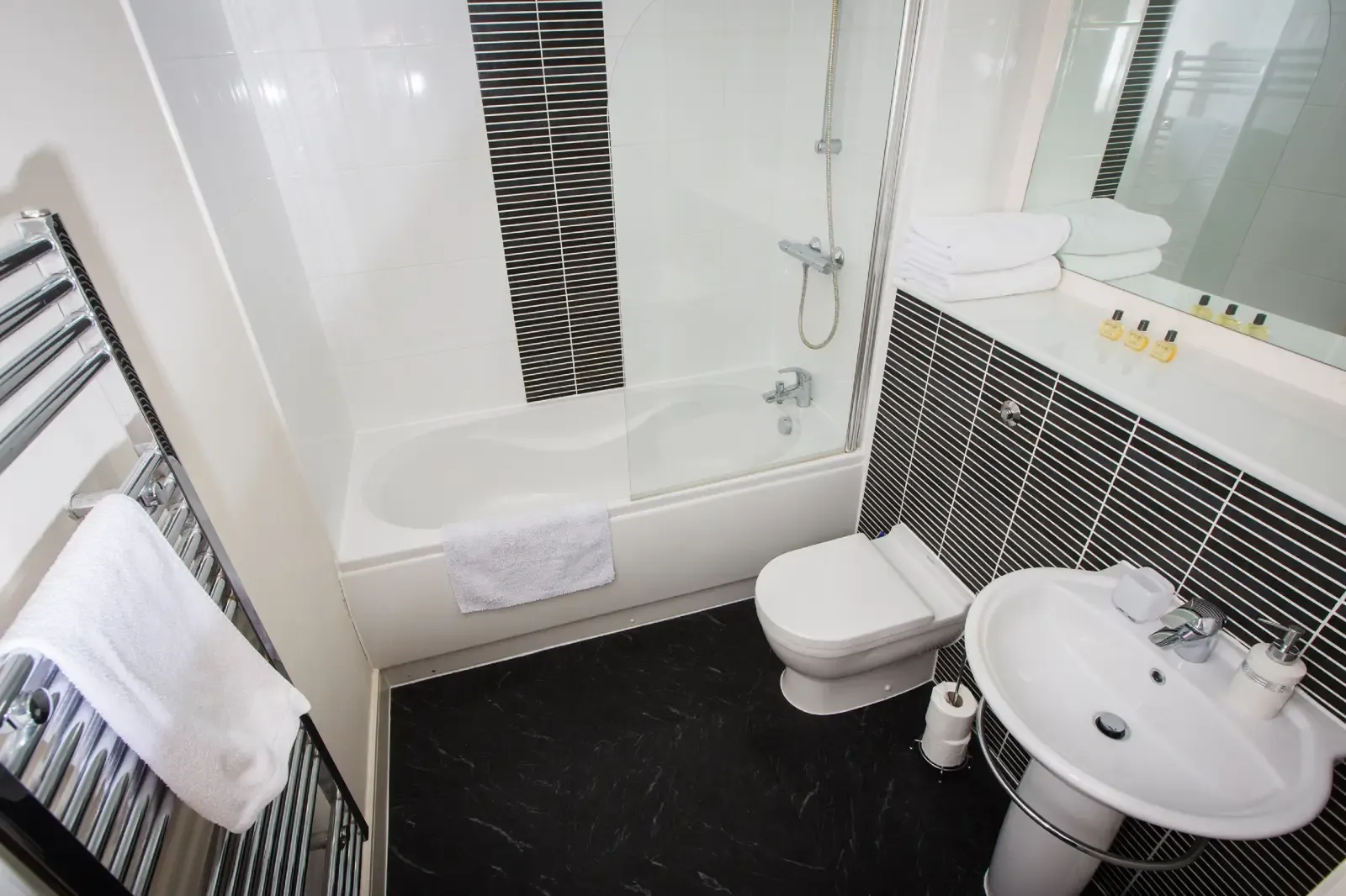 Meridian Tower Apartment in SA1 1JN, Swansea, Swansea, Wales, United Kingdom - Property image 7 - VivreStays