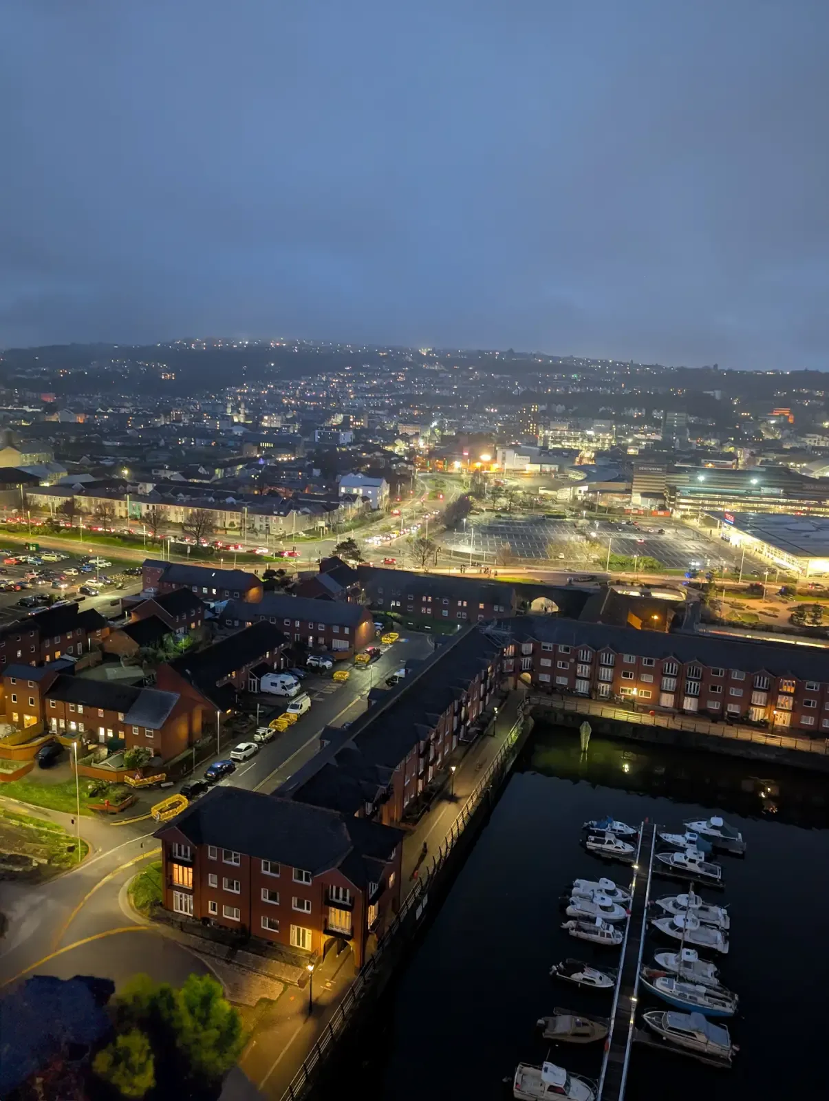 Panoramic View in SA1 1JW, Swansea, Swansea, Wales, United Kingdom - Property image 10 - VivreStays