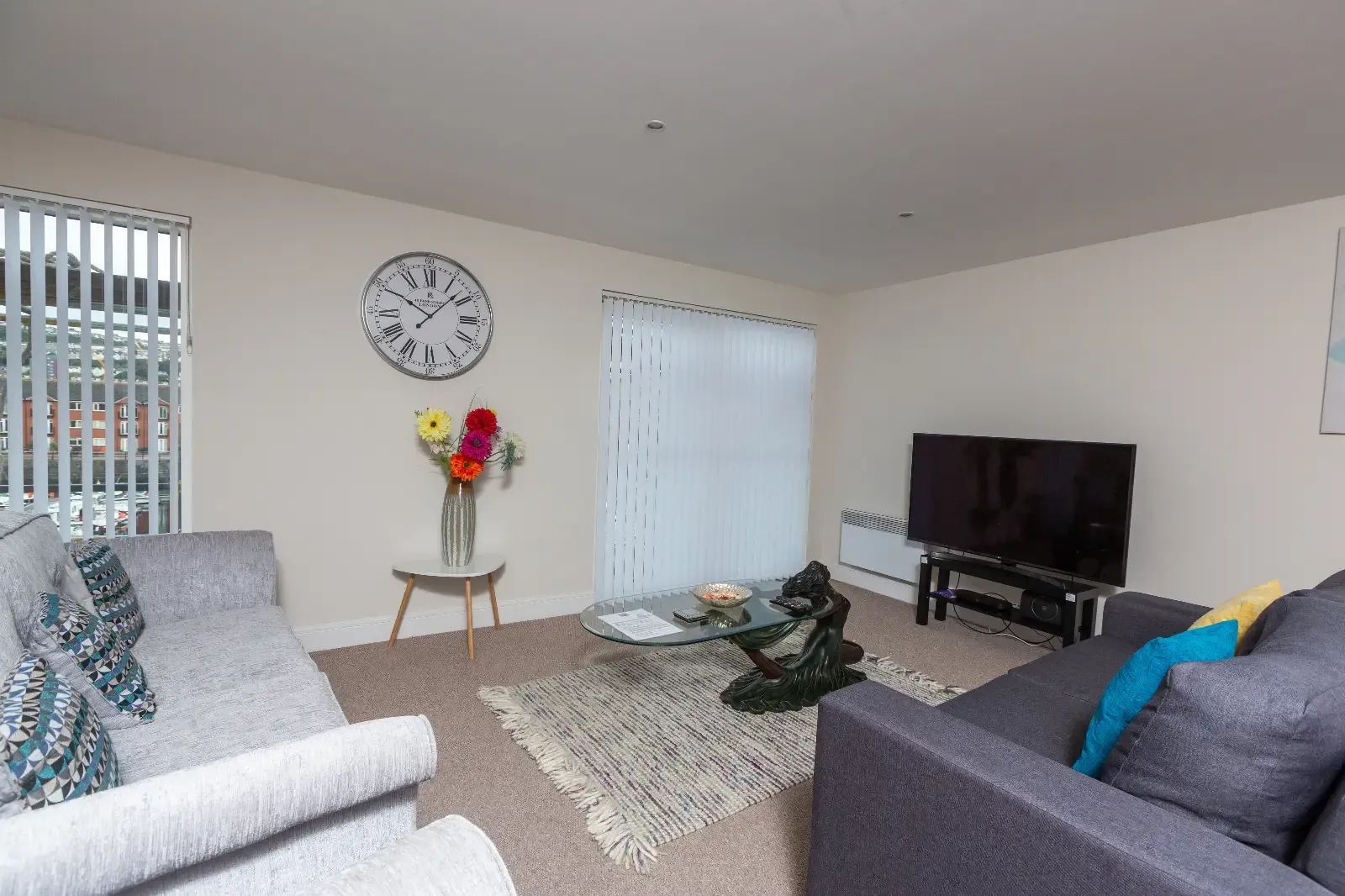 Marina View in Trawler Road, Swansea, SA1 1LB, United Kingdom - Property image 3 - VivreStays