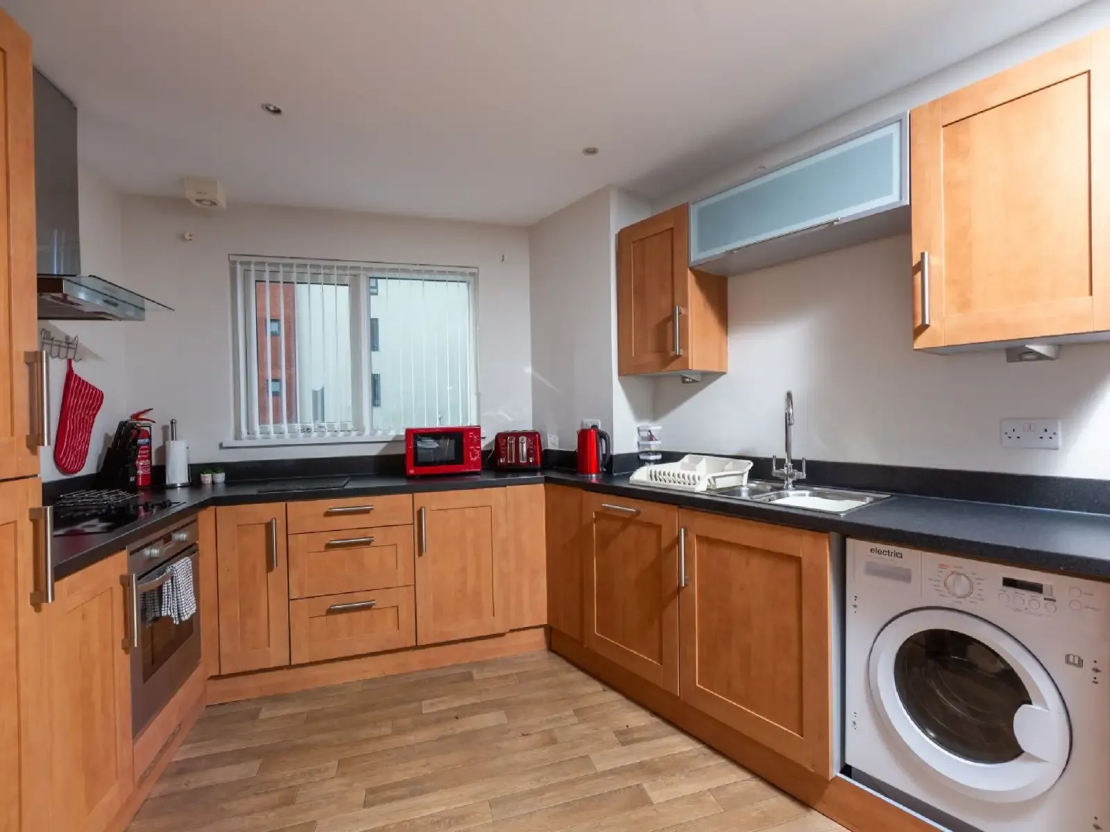 Marina View in Trawler Road, Swansea, SA1 1LB, United Kingdom - Property image 4 - VivreStays