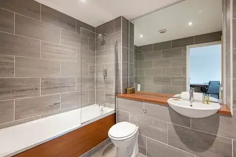 HQ Aparthotel Farnborough - Studios in 2 Victoria Road, Farnborough, GU14 7GX, United Kingdom - Property image 4 - VivreStays