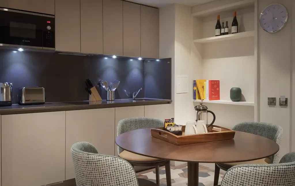 Staybridge Suites London - Heathrow Bath Road, an IHG Aparthotel, 1 Bedroom Suite in 286 Bath Road, UB7 0DQ - Property image 3 - VivreStays
