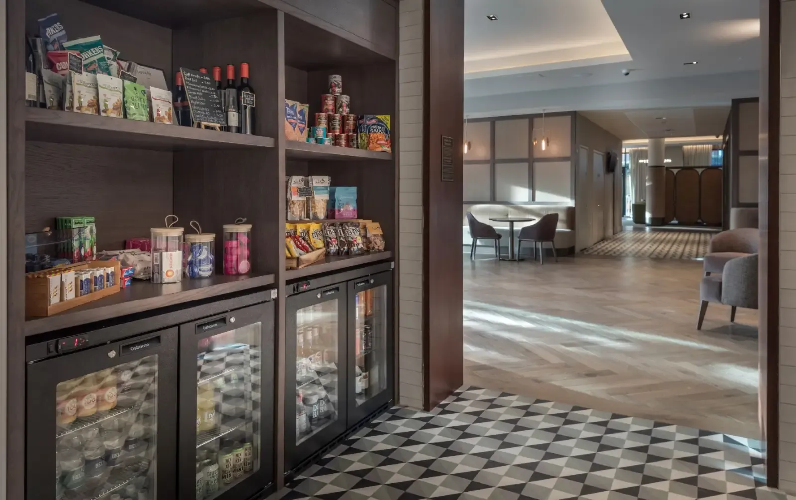 Staybridge Suites London - Heathrow Bath Road, an IHG Aparthotel, 1 Bedroom Suite in 286 Bath Road, UB7 0DQ - Property image 4 - VivreStays