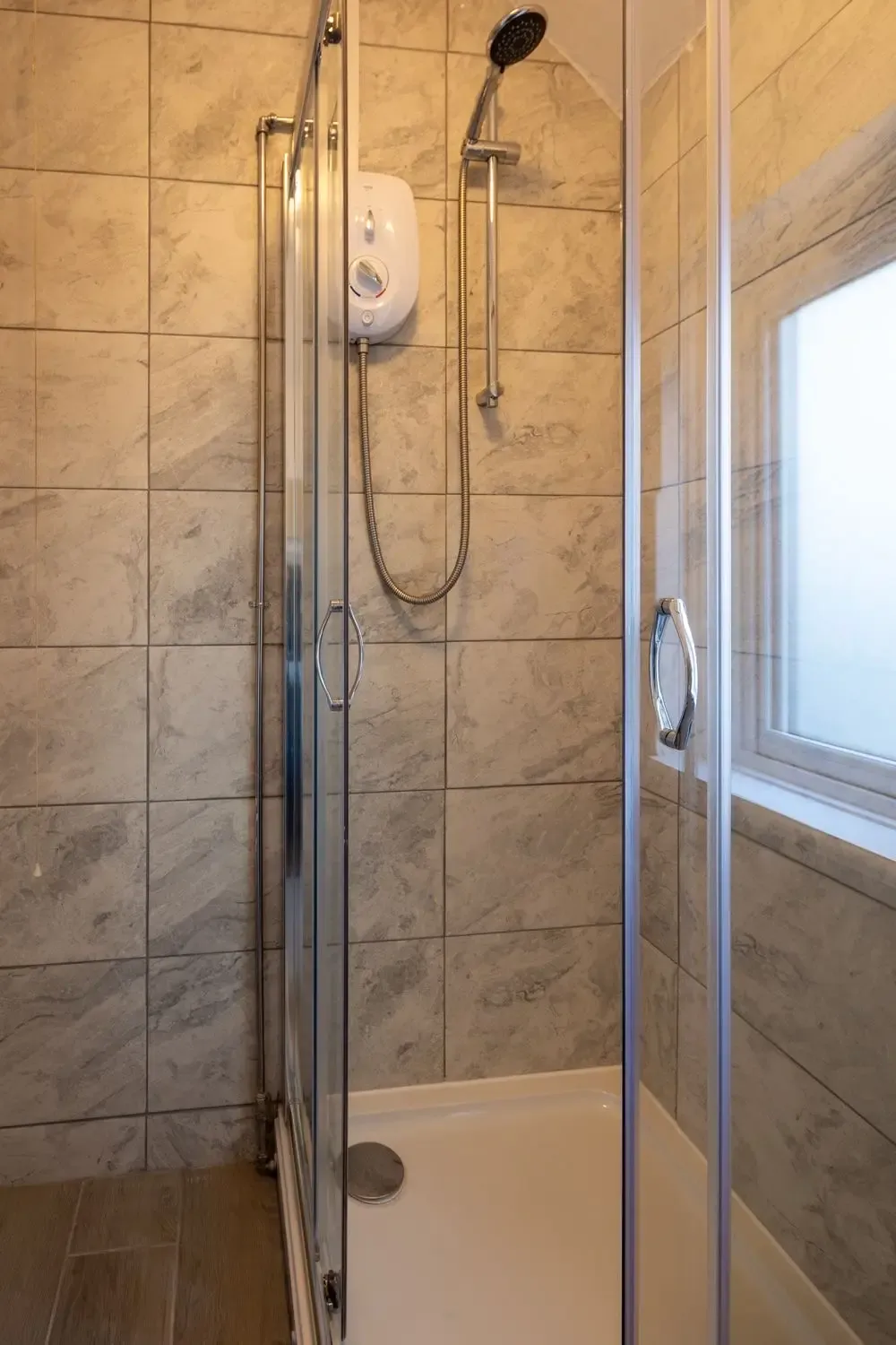 3 Bed Home | Free Parking | Fast Wi-Fi | Bristol in BS4 1SU, Bristol, Bristol, England, United Kingdom - Property image 27 - VivreStays