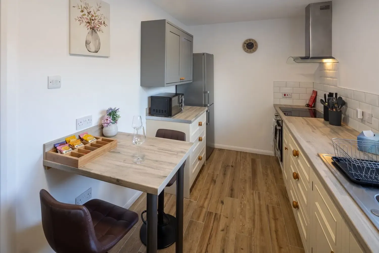 3 Bed Home | Free Parking | Fast Wi-Fi | Bristol in BS4 1SU, Bristol, Bristol, England, United Kingdom - Property image 21 - VivreStays