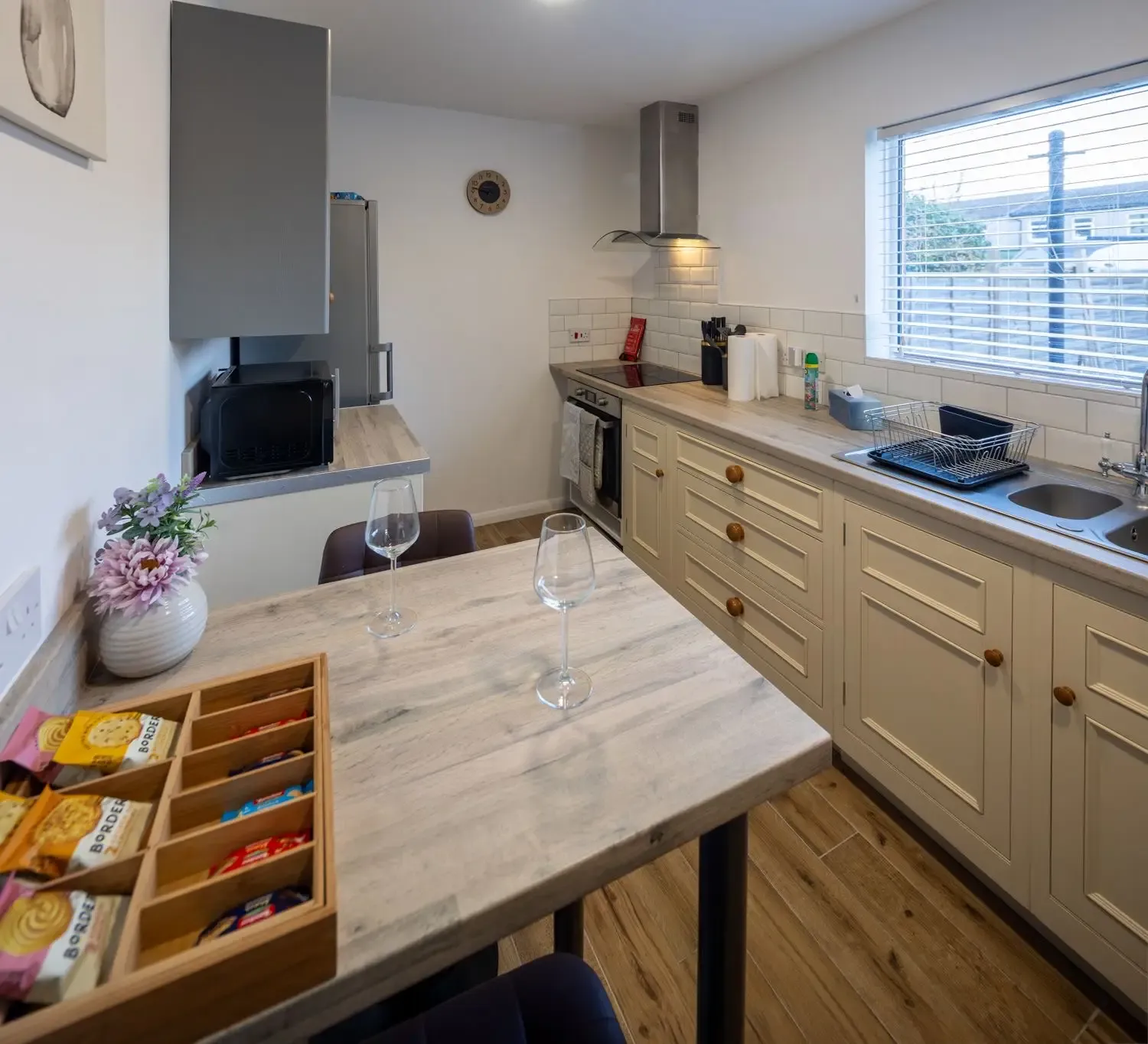 3 Bed Home | Free Parking | Fast Wi-Fi | Bristol in BS4 1SU, Bristol, Bristol, England, United Kingdom - Property image 22 - VivreStays