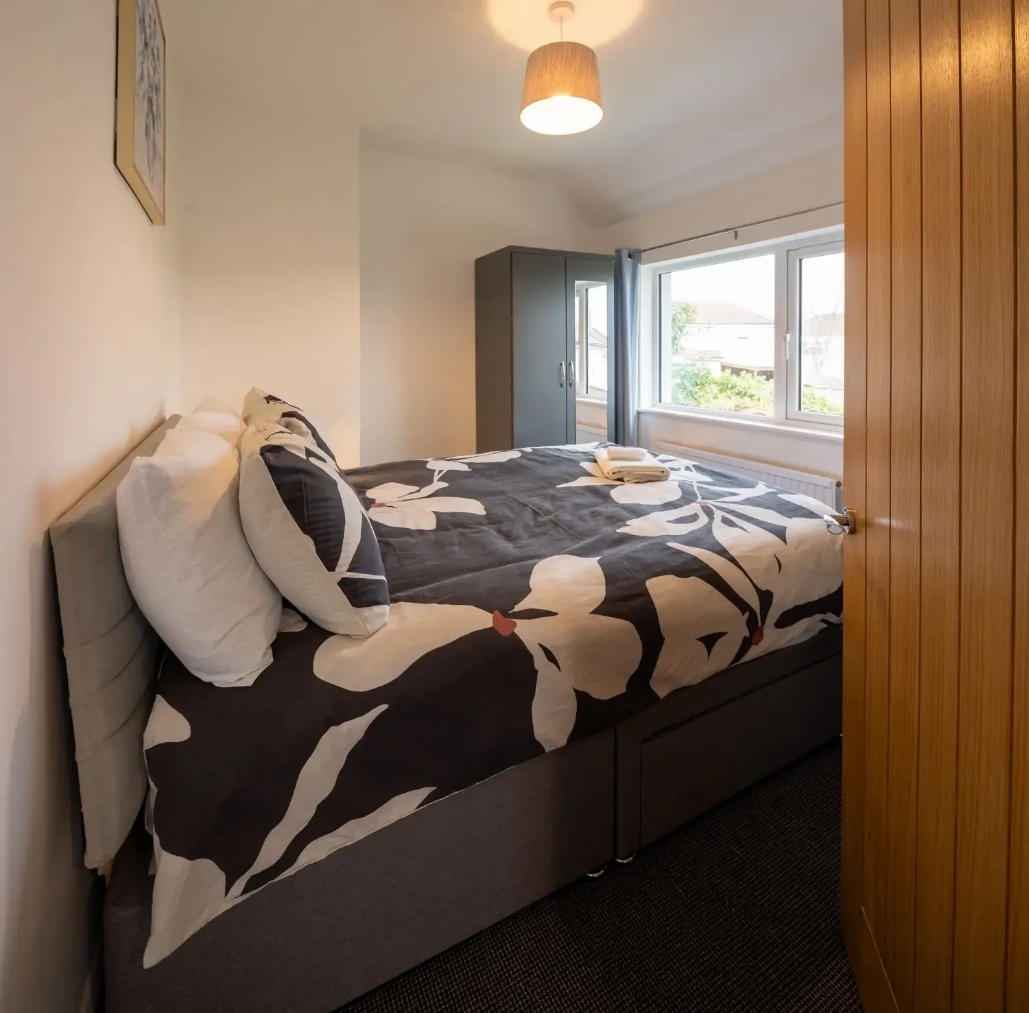 3 Bed Home | Free Parking | Fast Wi-Fi | Bristol in BS4 1SU, Bristol, Bristol, England, United Kingdom - Property image 12 - VivreStays