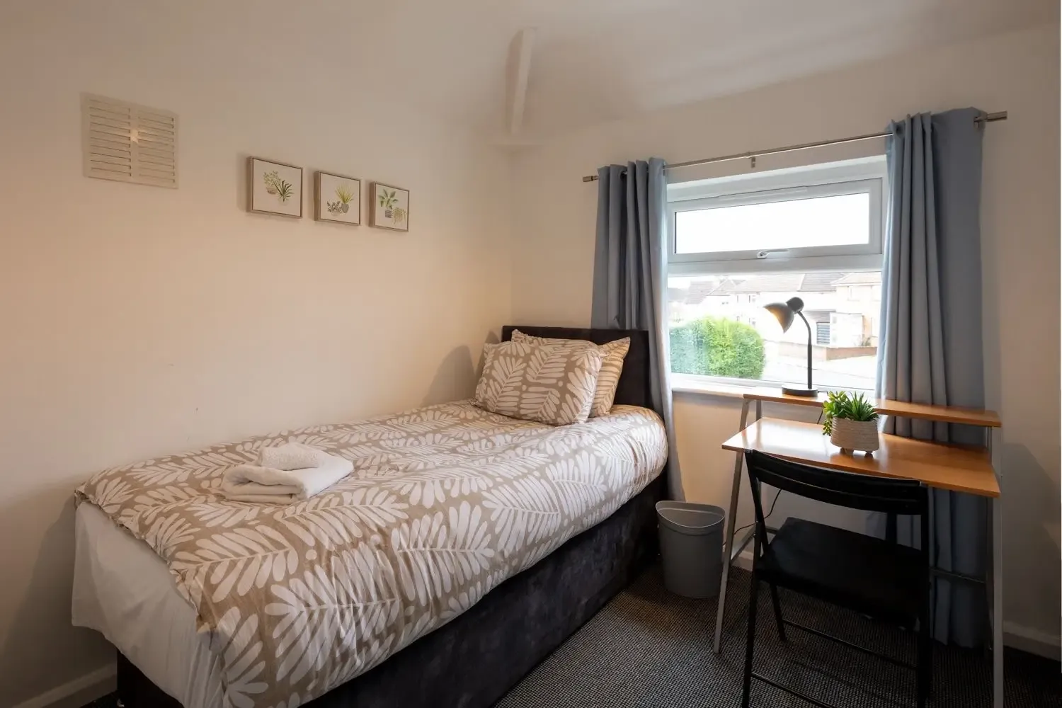3 Bed Home | Free Parking | Fast Wi-Fi | Bristol in BS4 1SU, Bristol, Bristol, England, United Kingdom - Property image 30 - VivreStays