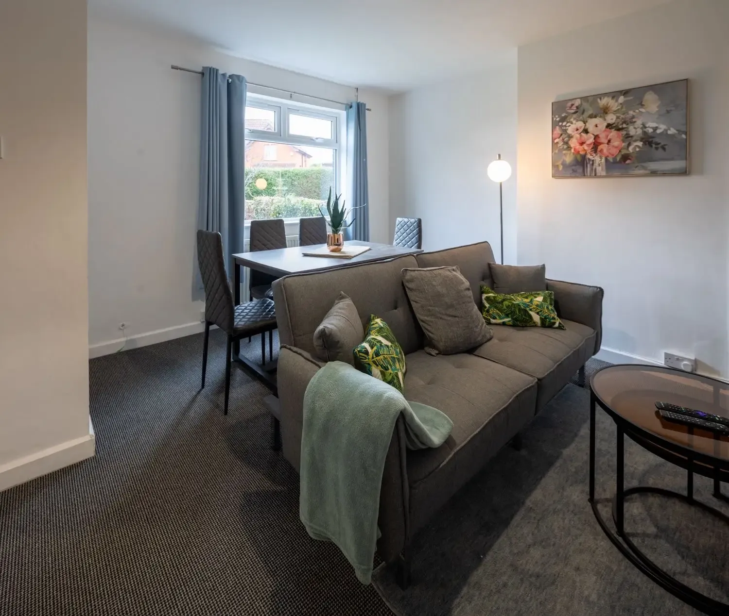 3 Bed Home | Free Parking | Fast Wi-Fi | Bristol in BS4 1SU, Bristol, Bristol, England, United Kingdom - Property image 4 - VivreStays