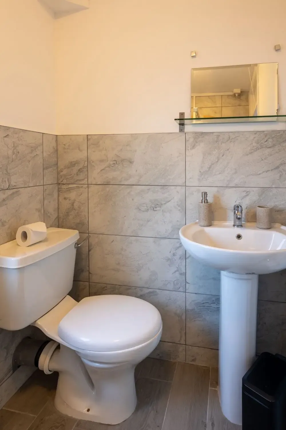 3 Bed Home | Free Parking | Fast Wi-Fi | Bristol in BS4 1SU, Bristol, Bristol, England, United Kingdom - Property image 29 - VivreStays