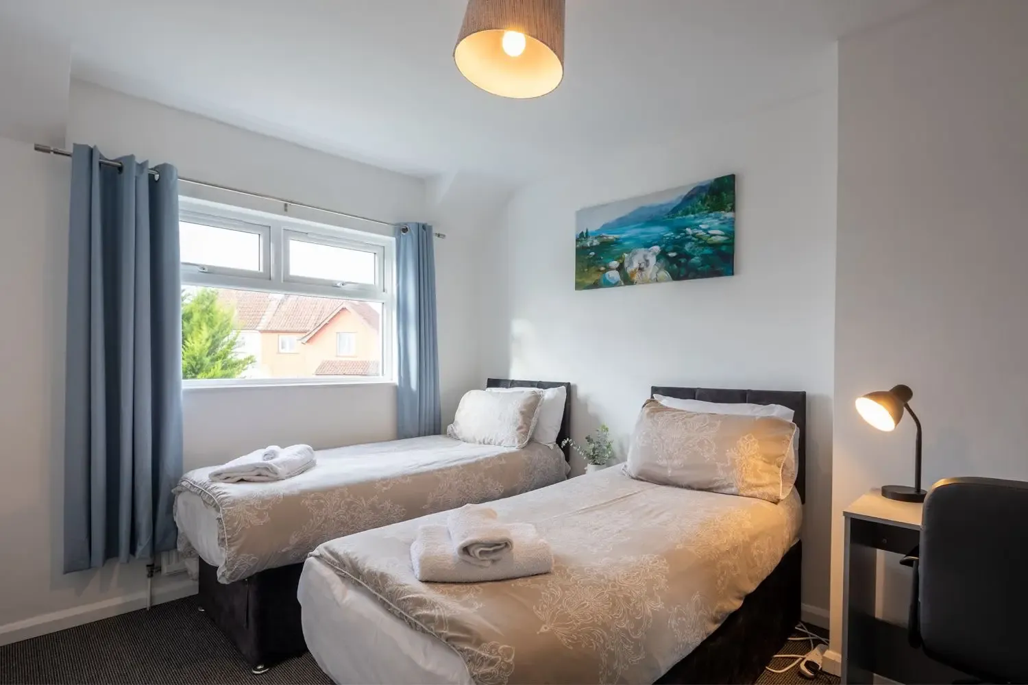3 Bed Home | Free Parking | Fast Wi-Fi | Bristol in BS4 1SU, Bristol, Bristol, England, United Kingdom - Property image 15 - VivreStays