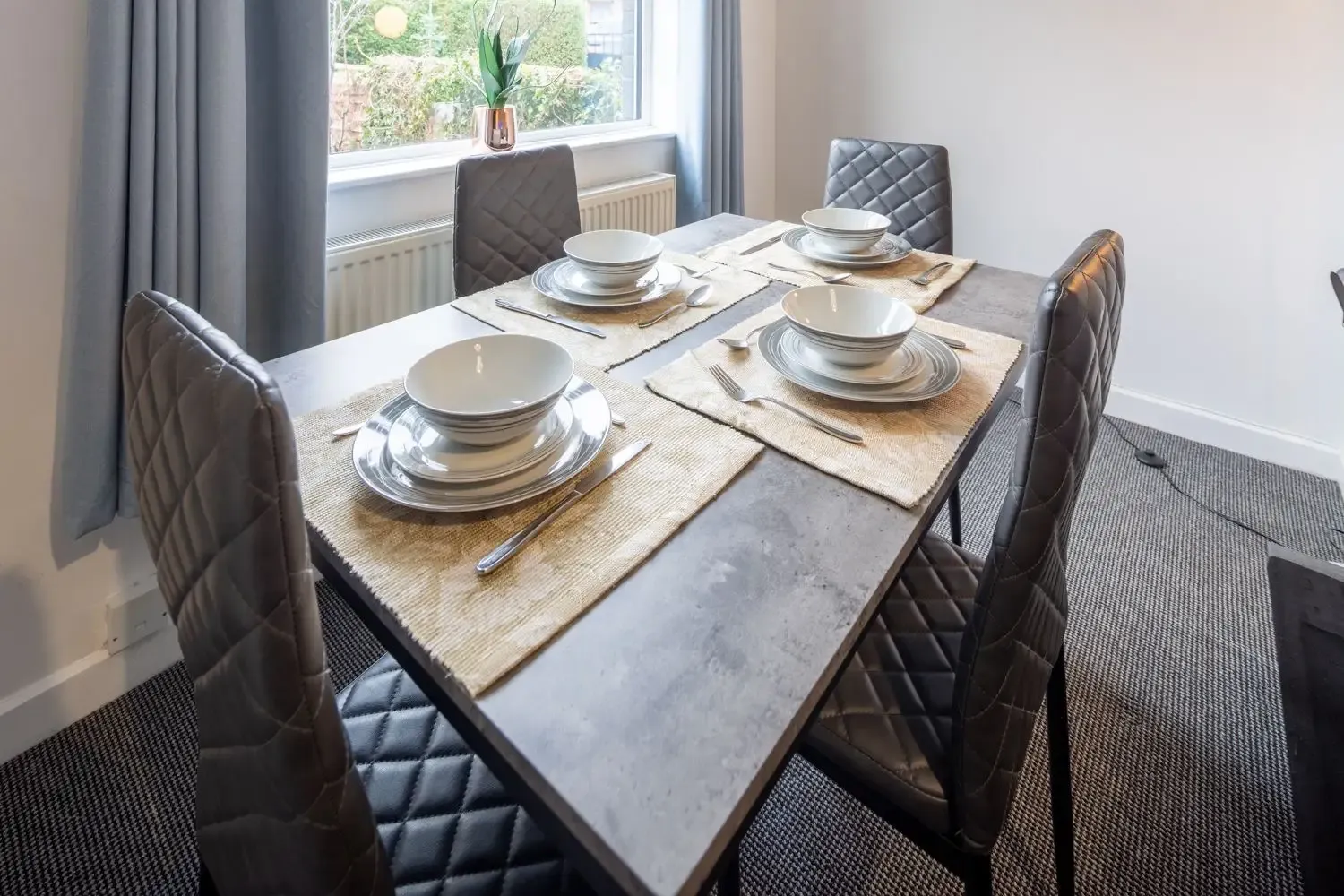 3 Bed Home | Free Parking | Fast Wi-Fi | Bristol in BS4 1SU, Bristol, Bristol, England, United Kingdom - Property image 7 - VivreStays