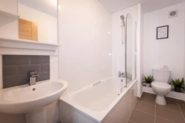 Amazing Iona- 2Bedroom Apartment in 151 Albert Road South, Southampton, SO14 3FR, United Kingdom - Property image 4 - VivreStays