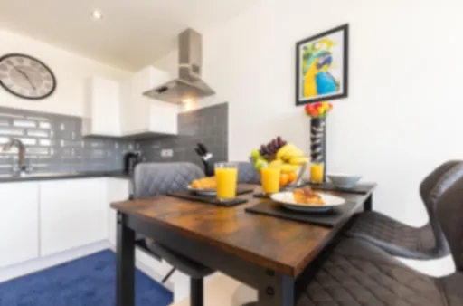 Fabulous Arcadia- 2 Bedroom Apartment in 151 Albert Road South, Southampton, SO14 3FR, United Kingdom - Property image 2 - VivreStays