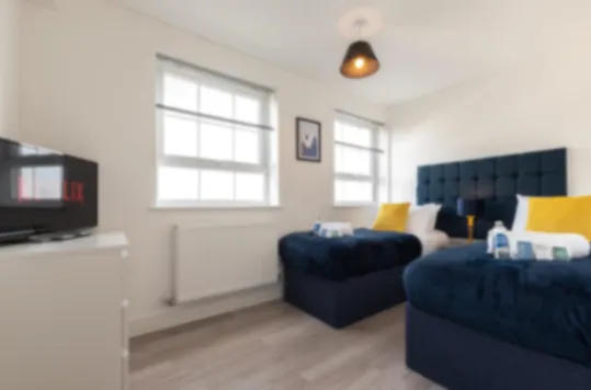 Fabulous Arcadia- 2 Bedroom Apartment in 151 Albert Road South, Southampton, SO14 3FR, United Kingdom - Property image 5 - VivreStays
