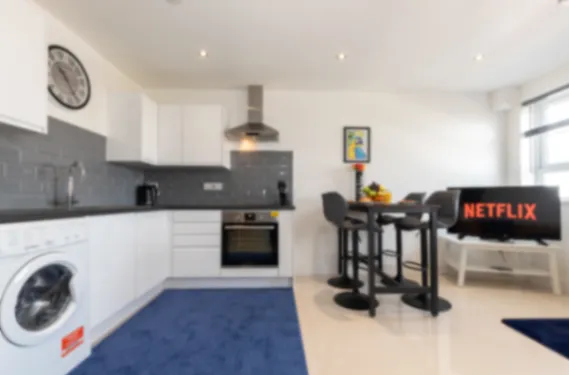Fabulous Arcadia- 2 Bedroom Apartment in 151 Albert Road South, Southampton, SO14 3FR, United Kingdom - Property image 12 - VivreStays
