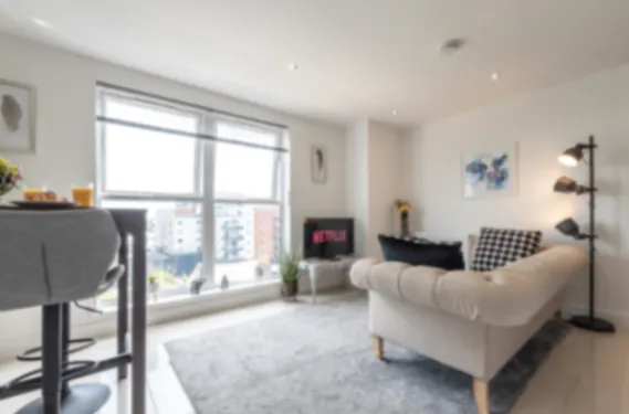 Charming Britannia- 2 Bedroom Apartment in 151 Albert Road South, Southampton, SO14 3FR, United Kingdom - Property image 2 - VivreStays