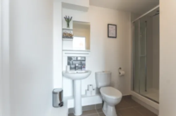 Vibrant Queen-Ann / 2 Bedroom Apartment in 151 Albert Road South, Southampton, SO14 3FR, United Kingdom - Property image 5 - VivreStays