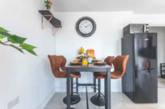 Vibrant Queen-Ann / 2 Bedroom Apartment in 151 Albert Road South, Southampton, SO14 3FR, United Kingdom - Property image 6 - VivreStays