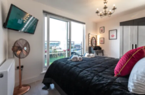 Exceptional Queen Elizabeth- 2 Bedroom Apartment in 151 Albert Road South, Southampton, SO14 3FR, United Kingdom - Property image 2 - VivreStays