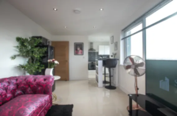 Exceptional Queen Elizabeth- 2 Bedroom Apartment in 151 Albert Road South, Southampton, SO14 3FR, United Kingdom - Property image 4 - VivreStays