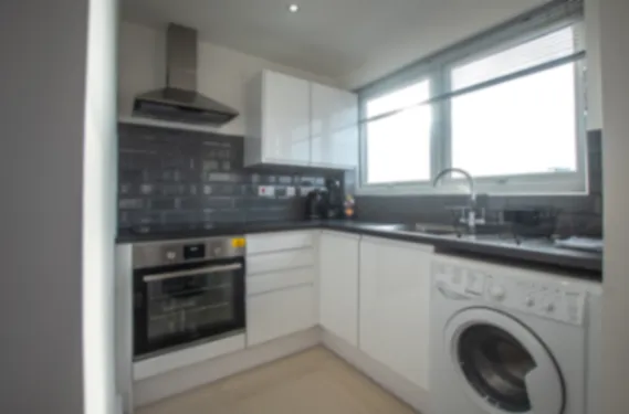 Exceptional Queen Elizabeth- 2 Bedroom Apartment in 151 Albert Road South, Southampton, SO14 3FR, United Kingdom - Property image 3 - VivreStays
