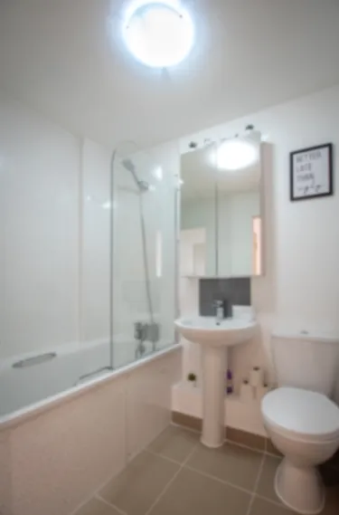 Exceptional Queen Elizabeth- 2 Bedroom Apartment in 151 Albert Road South, Southampton, SO14 3FR, United Kingdom - Property image 5 - VivreStays