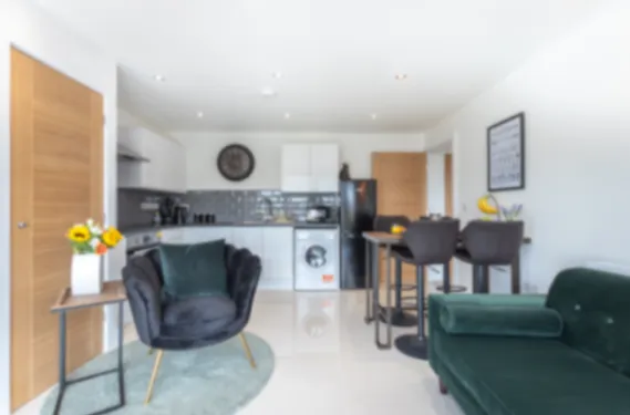 Well-Appointed Queen Mary- 2 Bedroom Apartment serviced apartment - Southampton - VivreStays